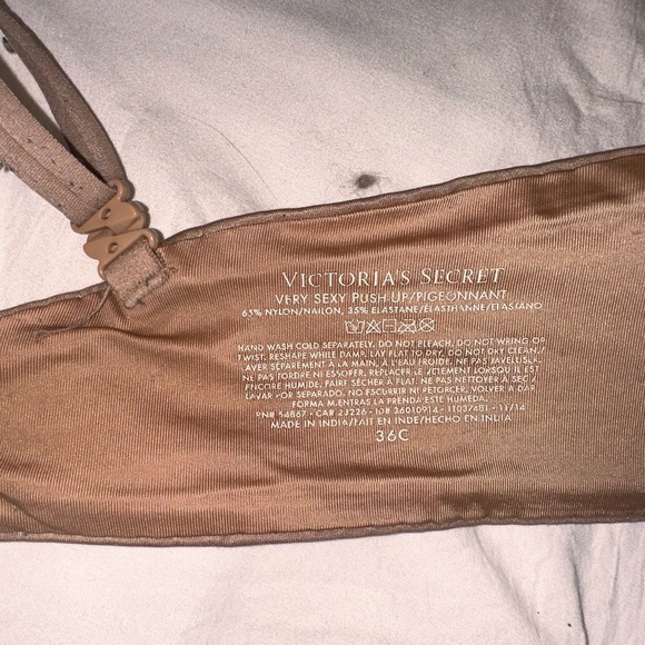 Victoria’s Secret Very Sexy Push Up Bra 36C - Picture 3 of 3